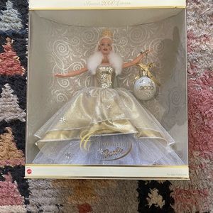 2000 holiday Barbie